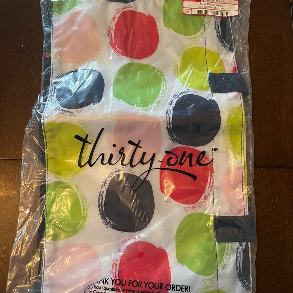 Thirty-One Mesh Mix Cinch Bag with Green and Black Accents